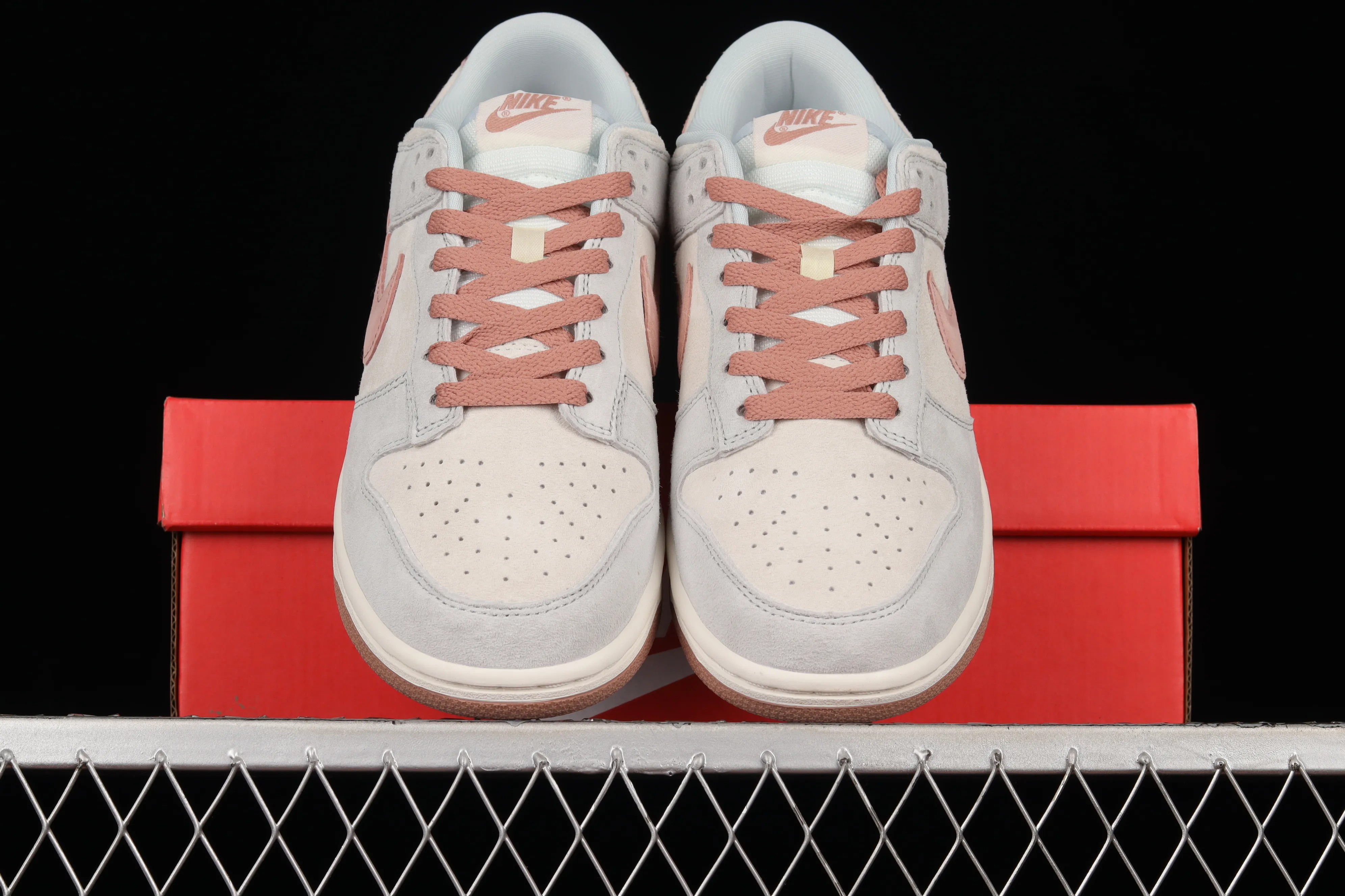 All Categories Nk SB Dunk Series Nk SB Dunk Low Low-top Sneakers F Version Nk Dunk SB Low Pink Rose SB Dunk Series Low-top Casual Sports Skateboard Shoes DH7577-001